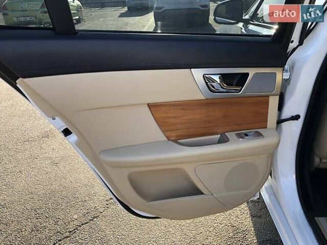 Ягуар ХФ 2012 в Киеве на Automoto.ua Белый Ягуар ХФ, объемом двигателя 3 л и пробегом 48 тыс. км за 24999 $, фото 30 на Automoto.ua