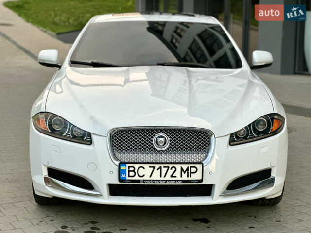 Белый Ягуар ХФ, объемом двигателя 2 л и пробегом 181 тыс. км за 13500 $, фото 2 на Automoto.ua