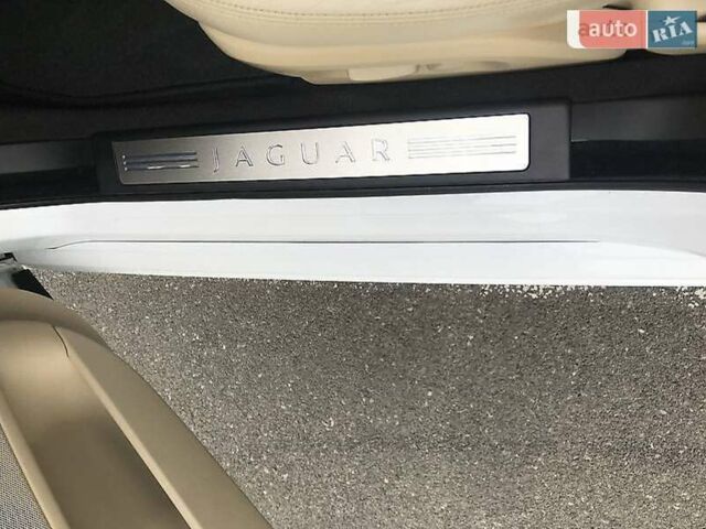 Ягуар ХФ 2012 в Киеве на Automoto.ua Белый Ягуар ХФ, объемом двигателя 3 л и пробегом 48 тыс. км за 24999 $, фото 14 на Automoto.ua
