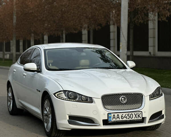 Белый Ягуар ХФ, объемом двигателя 3 л и пробегом 169 тыс. км за 11200 $, фото 7 на Automoto.ua