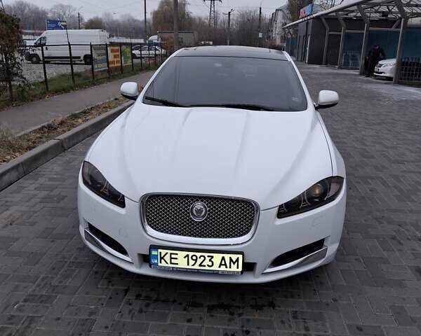 Белый Ягуар ХФ, объемом двигателя 3 л и пробегом 137 тыс. км за 12000 $, фото 1 на Automoto.ua