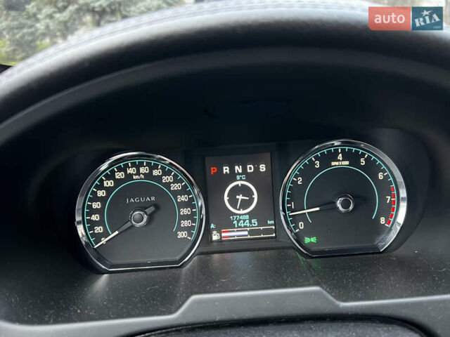 Белый Ягуар ХФ, объемом двигателя 2.97 л и пробегом 177 тыс. км за 11700 $, фото 9 на Automoto.ua