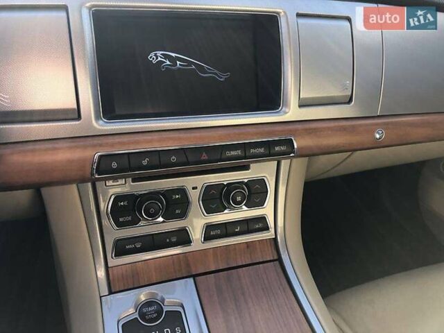 Ягуар ХФ 2012 в Киеве на Automoto.ua Белый Ягуар ХФ, объемом двигателя 3 л и пробегом 48 тыс. км за 24999 $, фото 28 на Automoto.ua