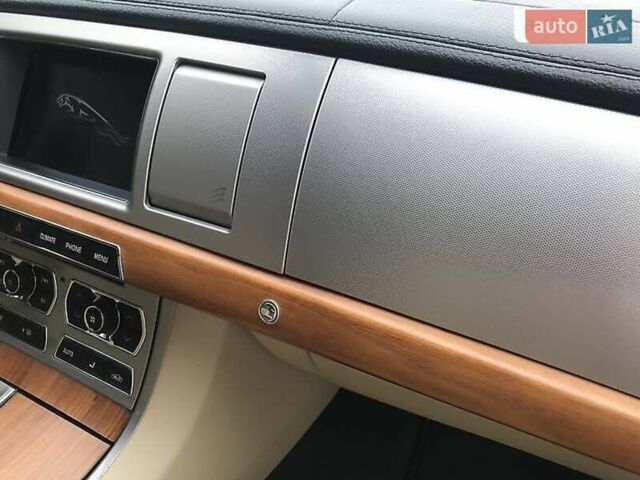 Ягуар ХФ 2012 в Киеве на Automoto.ua Белый Ягуар ХФ, объемом двигателя 3 л и пробегом 48 тыс. км за 24999 $, фото 25 на Automoto.ua