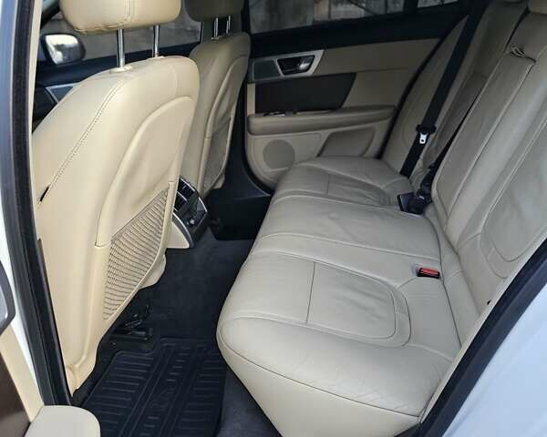 Белый Ягуар ХФ, объемом двигателя 2 л и пробегом 212 тыс. км за 11500 $, фото 19 на Automoto.ua