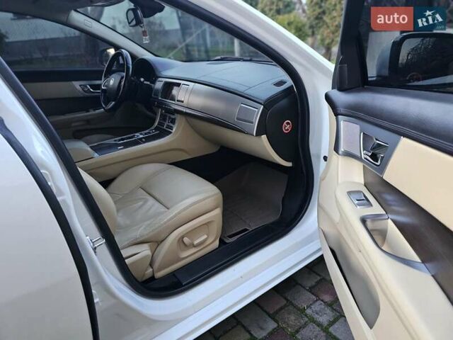 Белый Ягуар ХФ, объемом двигателя 2 л и пробегом 212 тыс. км за 11500 $, фото 26 на Automoto.ua