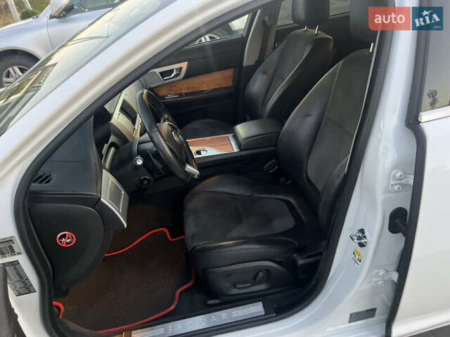 Ягуар ХФ 2012 у Ужгороді на Automoto.ua Білий Ягуар ХФ, об'ємом двигуна 2.97 л та пробігом 164 тис. км за 13900 $, фото 5 на Automoto.ua