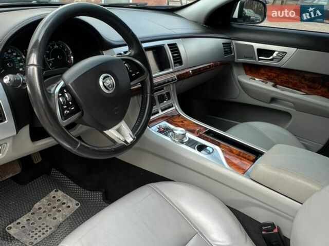 Белый Ягуар ХФ, объемом двигателя 2 л и пробегом 199 тыс. км за 14900 $, фото 31 на Automoto.ua