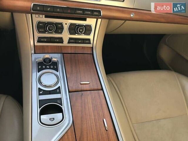 Ягуар ХФ 2012 в Киеве на Automoto.ua Белый Ягуар ХФ, объемом двигателя 3 л и пробегом 48 тыс. км за 24999 $, фото 26 на Automoto.ua