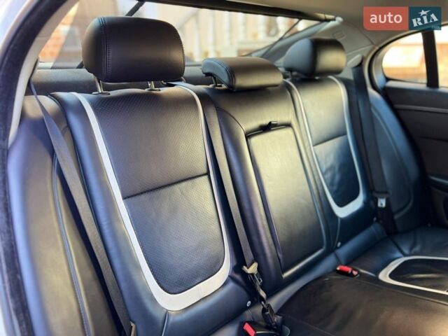Белый Ягуар ХФ, объемом двигателя 3 л и пробегом 248 тыс. км за 12300 $, фото 69 на Automoto.ua