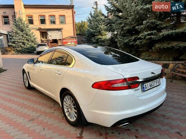 Белый Ягуар ХФ, объемом двигателя 3 л и пробегом 130 тыс. км за 10999 $, фото 3 на Automoto.ua