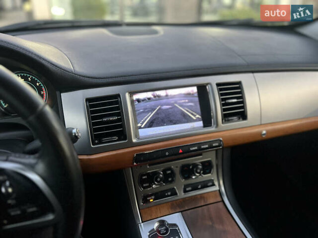 Білий Ягуар ХФ, об'ємом двигуна 2.97 л та пробігом 164 тис. км за 13500 $, фото 9 на Automoto.ua