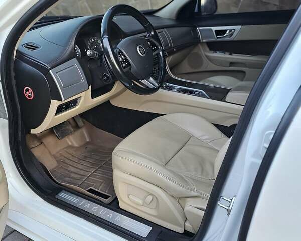 Белый Ягуар ХФ, объемом двигателя 2 л и пробегом 212 тыс. км за 11500 $, фото 18 на Automoto.ua