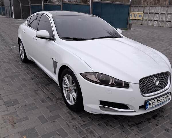 Белый Ягуар ХФ, объемом двигателя 3 л и пробегом 137 тыс. км за 12000 $, фото 4 на Automoto.ua