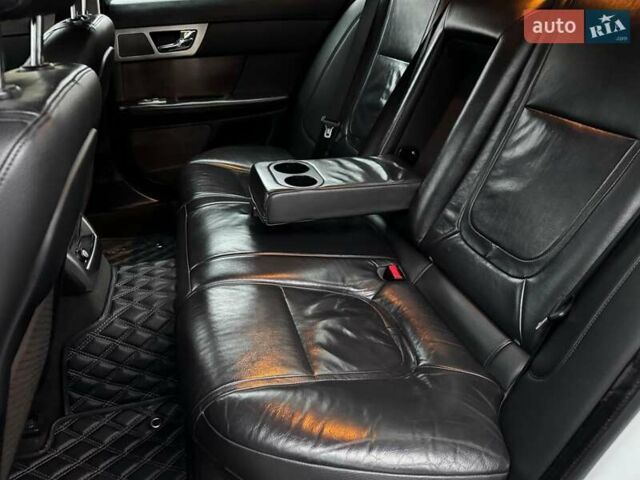 Білий Ягуар ХФ, об'ємом двигуна 2 л та пробігом 214 тис. км за 15990 $, фото 22 на Automoto.ua