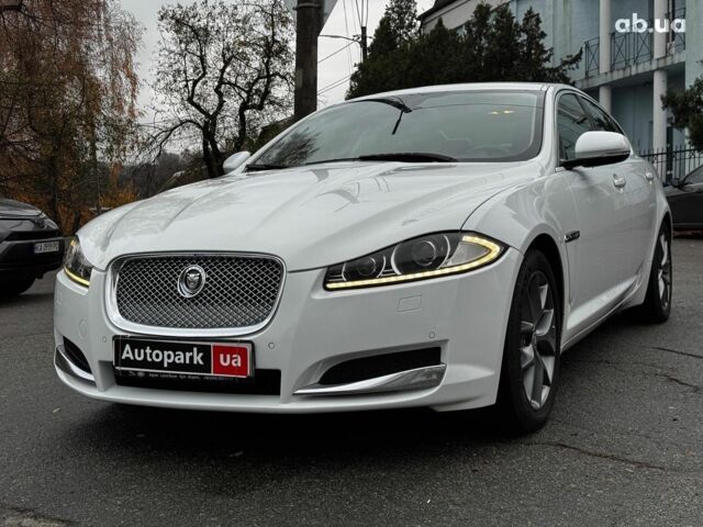 Білий Ягуар ХФ, об'ємом двигуна 2 л та пробігом 214 тис. км за 15990 $, фото 1 на Automoto.ua