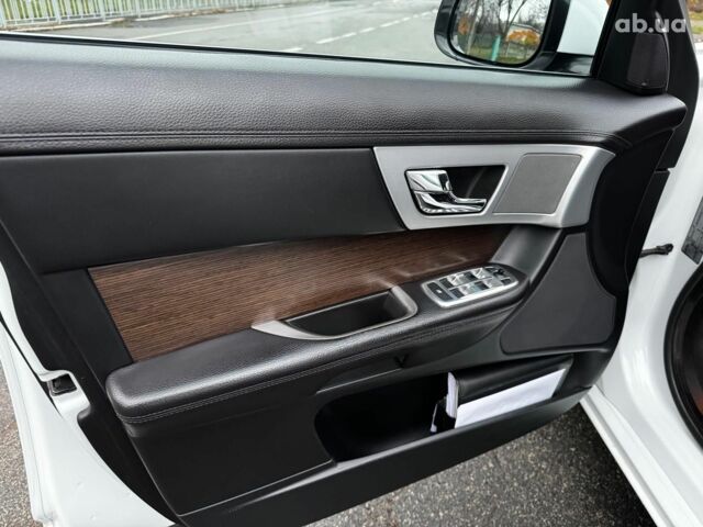 Білий Ягуар ХФ, об'ємом двигуна 2 л та пробігом 214 тис. км за 15990 $, фото 28 на Automoto.ua