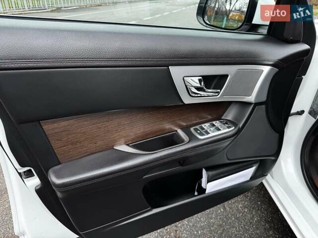 Білий Ягуар ХФ, об'ємом двигуна 2 л та пробігом 214 тис. км за 15990 $, фото 28 на Automoto.ua