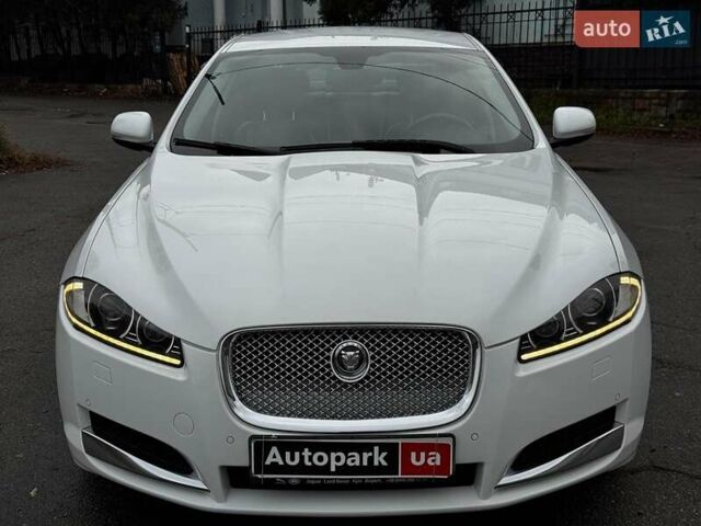 Білий Ягуар ХФ, об'ємом двигуна 2 л та пробігом 214 тис. км за 15990 $, фото 5 на Automoto.ua