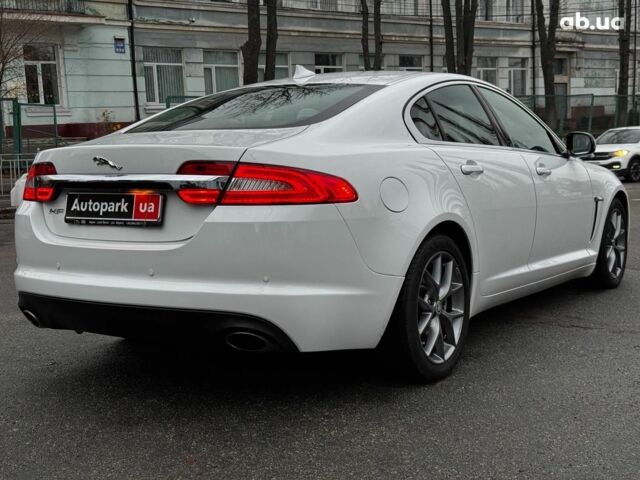 Білий Ягуар ХФ, об'ємом двигуна 2 л та пробігом 214 тис. км за 15990 $, фото 11 на Automoto.ua