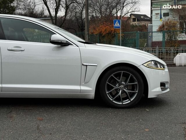 Білий Ягуар ХФ, об'ємом двигуна 2 л та пробігом 214 тис. км за 15990 $, фото 8 на Automoto.ua