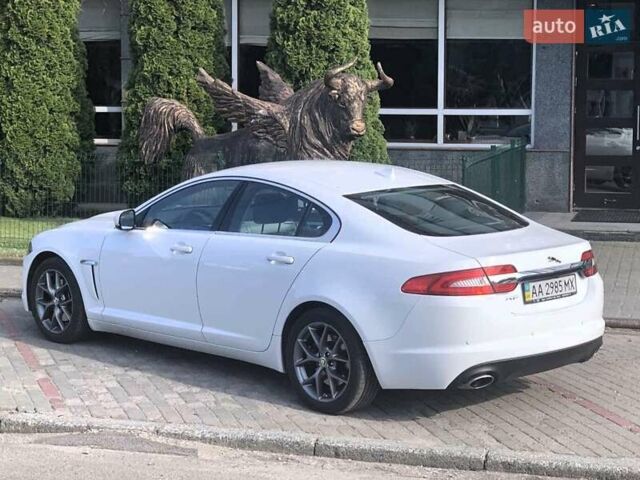 Белый Ягуар ХФ, объемом двигателя 2 л и пробегом 210 тыс. км за 16300 $, фото 9 на Automoto.ua