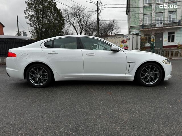 Білий Ягуар ХФ, об'ємом двигуна 2 л та пробігом 214 тис. км за 15990 $, фото 9 на Automoto.ua