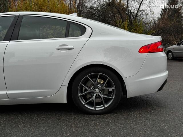 Білий Ягуар ХФ, об'ємом двигуна 2 л та пробігом 214 тис. км за 15990 $, фото 17 на Automoto.ua