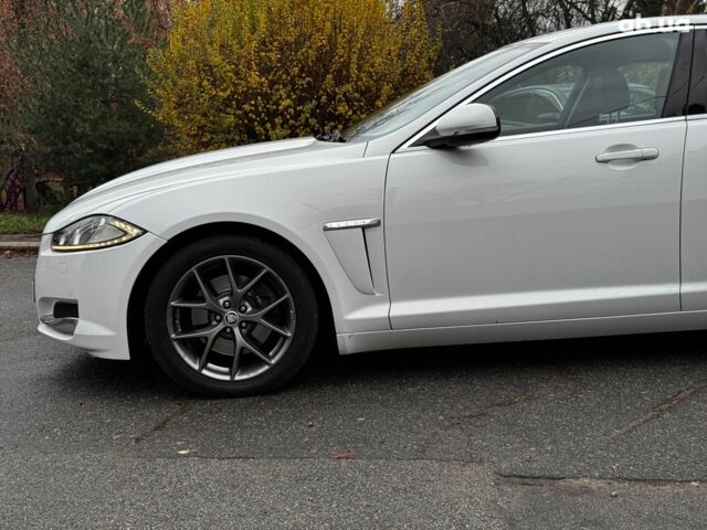 Білий Ягуар ХФ, об'ємом двигуна 2 л та пробігом 214 тис. км за 15990 $, фото 19 на Automoto.ua