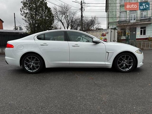 Білий Ягуар ХФ, об'ємом двигуна 2 л та пробігом 214 тис. км за 15990 $, фото 8 на Automoto.ua