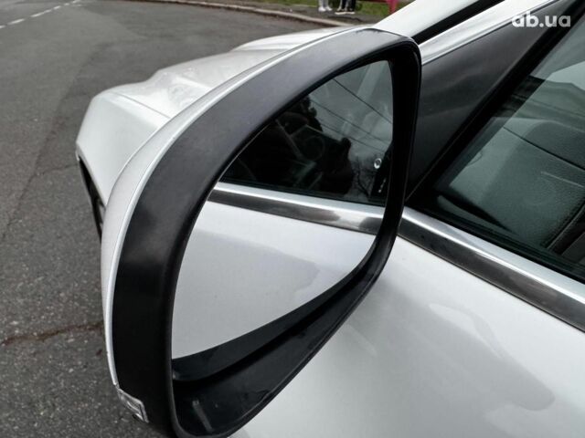 Білий Ягуар ХФ, об'ємом двигуна 2 л та пробігом 214 тис. км за 15990 $, фото 27 на Automoto.ua