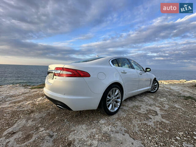 Белый Ягуар ХФ, объемом двигателя 3 л и пробегом 128 тыс. км за 14600 $, фото 3 на Automoto.ua