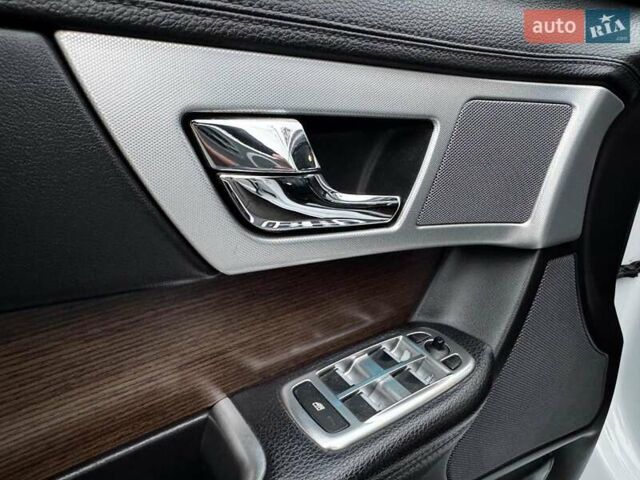 Білий Ягуар ХФ, об'ємом двигуна 2 л та пробігом 214 тис. км за 15990 $, фото 29 на Automoto.ua