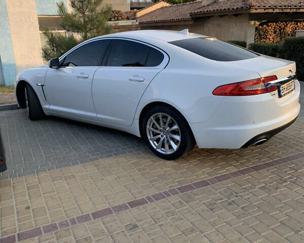 Белый Ягуар ХФ, объемом двигателя 2 л и пробегом 130 тыс. км за 12100 $, фото 7 на Automoto.ua