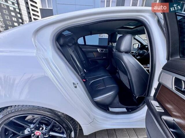 Білий Ягуар ХФ, об'ємом двигуна 2 л та пробігом 380 тис. км за 10900 $, фото 70 на Automoto.ua