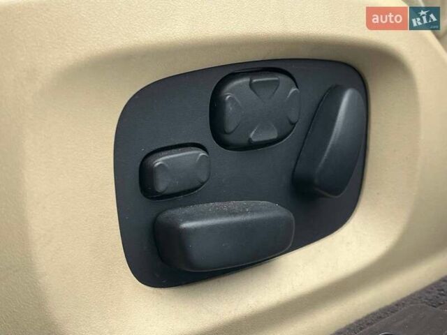 Белый Ягуар ХФ, объемом двигателя 3 л и пробегом 140 тыс. км за 14490 $, фото 12 на Automoto.ua