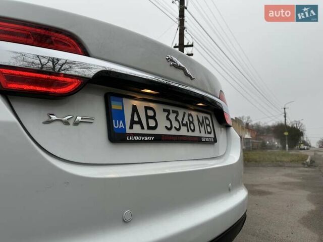 Белый Ягуар ХФ, объемом двигателя 2.18 л и пробегом 191 тыс. км за 11999 $, фото 9 на Automoto.ua