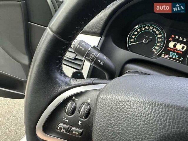 Белый Ягуар ХФ, объемом двигателя 2.18 л и пробегом 191 тыс. км за 11999 $, фото 36 на Automoto.ua