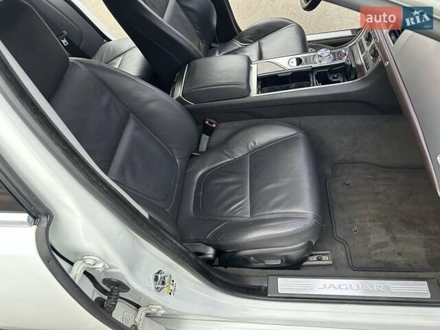 Белый Ягуар ХФ, объемом двигателя 2.18 л и пробегом 191 тыс. км за 11999 $, фото 27 на Automoto.ua