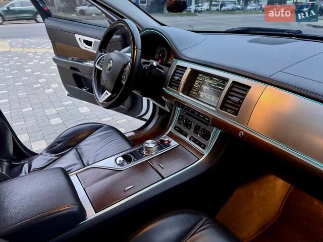 Белый Ягуар ХФ, объемом двигателя 2.18 л и пробегом 380 тыс. км за 10900 $, фото 52 на Automoto.ua
