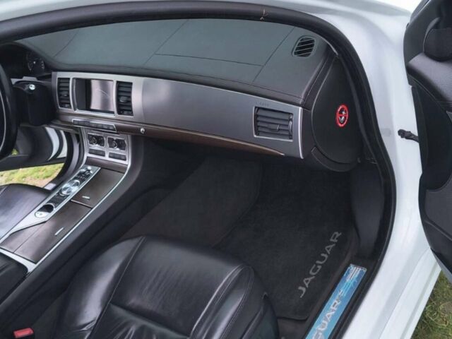 Білий Ягуар ХФ, об'ємом двигуна 2.18 л та пробігом 205 тис. км за 11000 $, фото 7 на Automoto.ua
