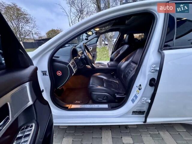 Белый Ягуар ХФ, объемом двигателя 2.18 л и пробегом 380 тыс. км за 10900 $, фото 38 на Automoto.ua