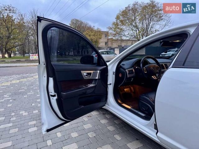 Белый Ягуар ХФ, объемом двигателя 2.18 л и пробегом 380 тыс. км за 10900 $, фото 31 на Automoto.ua