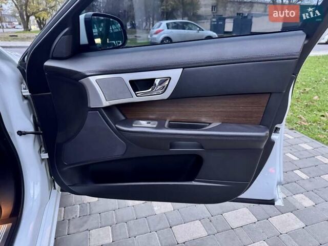 Белый Ягуар ХФ, объемом двигателя 2.18 л и пробегом 380 тыс. км за 10900 $, фото 46 на Automoto.ua