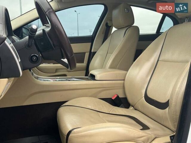 Белый Ягуар ХФ, объемом двигателя 3 л и пробегом 140 тыс. км за 14490 $, фото 11 на Automoto.ua
