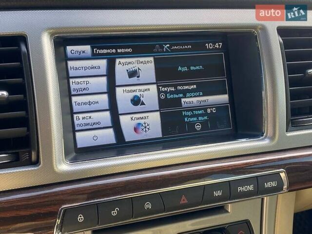 Білий Ягуар ХФ, об'ємом двигуна 3 л та пробігом 150 тис. км за 14690 $, фото 15 на Automoto.ua
