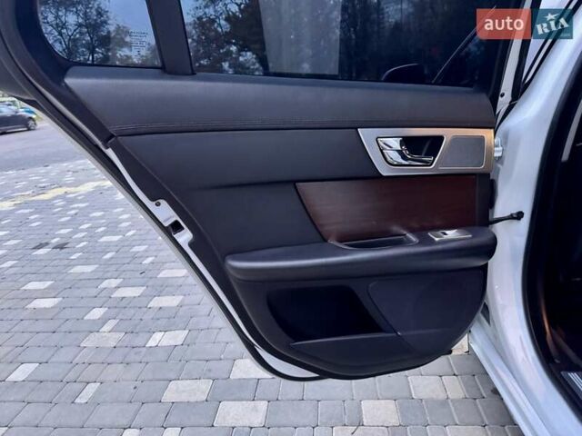 Белый Ягуар ХФ, объемом двигателя 2.18 л и пробегом 380 тыс. км за 10900 $, фото 58 на Automoto.ua