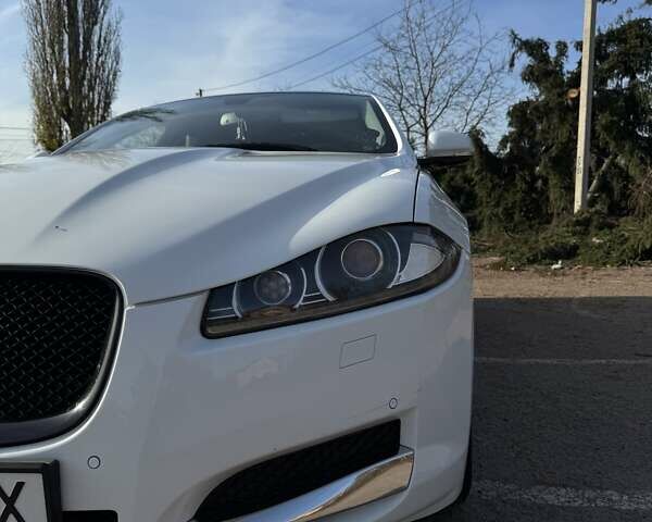 Белый Ягуар ХФ, объемом двигателя 2.18 л и пробегом 142 тыс. км за 16500 $, фото 10 на Automoto.ua