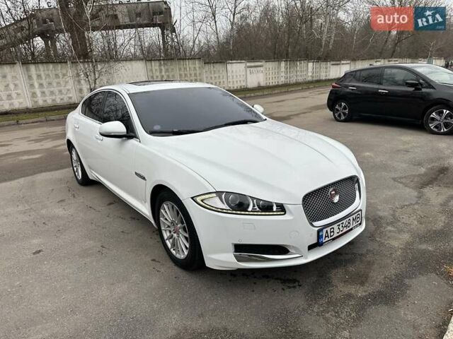 Белый Ягуар ХФ, объемом двигателя 2.18 л и пробегом 191 тыс. км за 11999 $, фото 3 на Automoto.ua