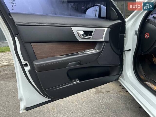 Белый Ягуар ХФ, объемом двигателя 2.18 л и пробегом 191 тыс. км за 11999 $, фото 14 на Automoto.ua